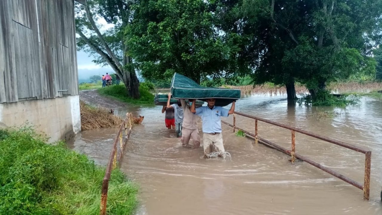 Toda Honduras en alerta por huracán Eta: siete departamentos en alerta roja y 11 en amarilla