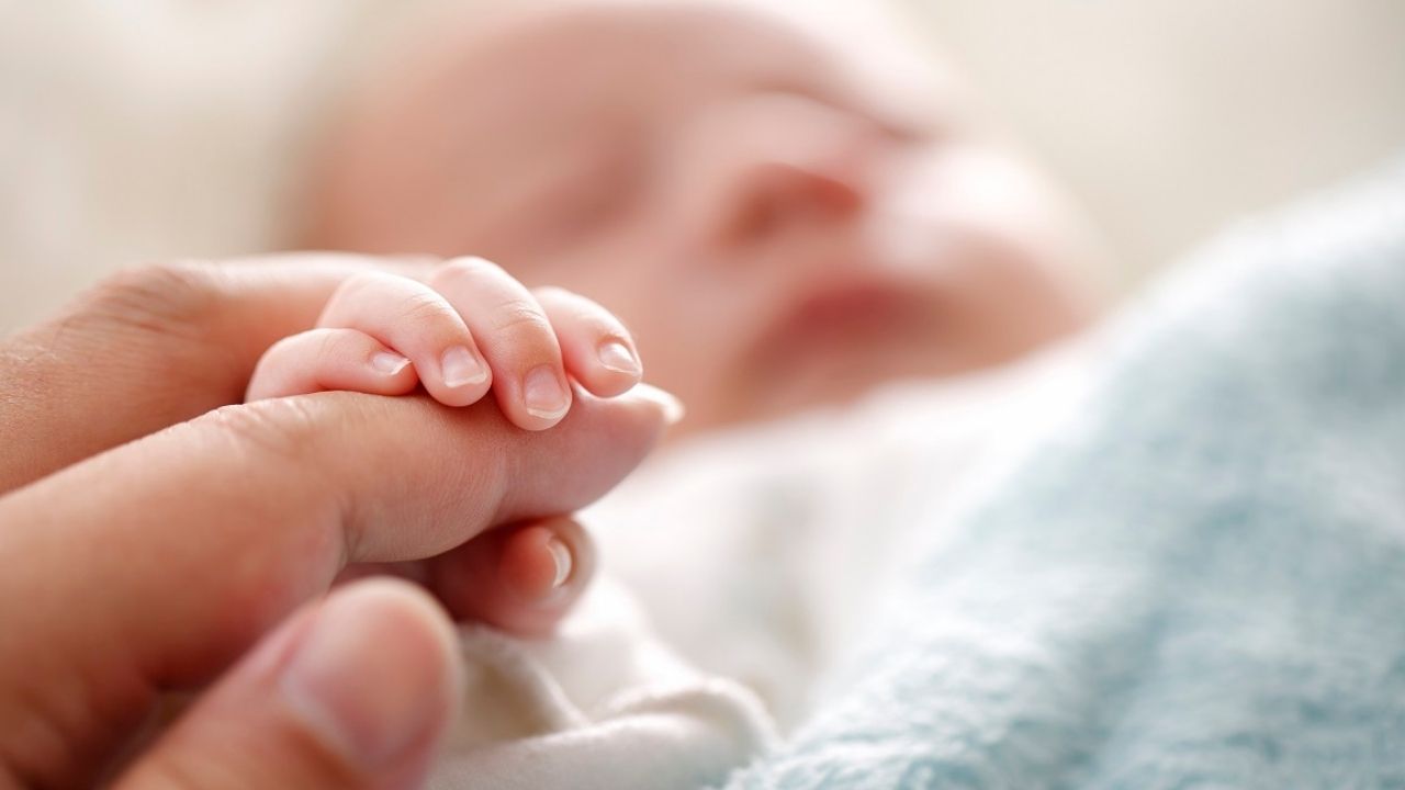 Singapur: bebé nació con anticuerpos contra el covid, mientras su madre los perdió