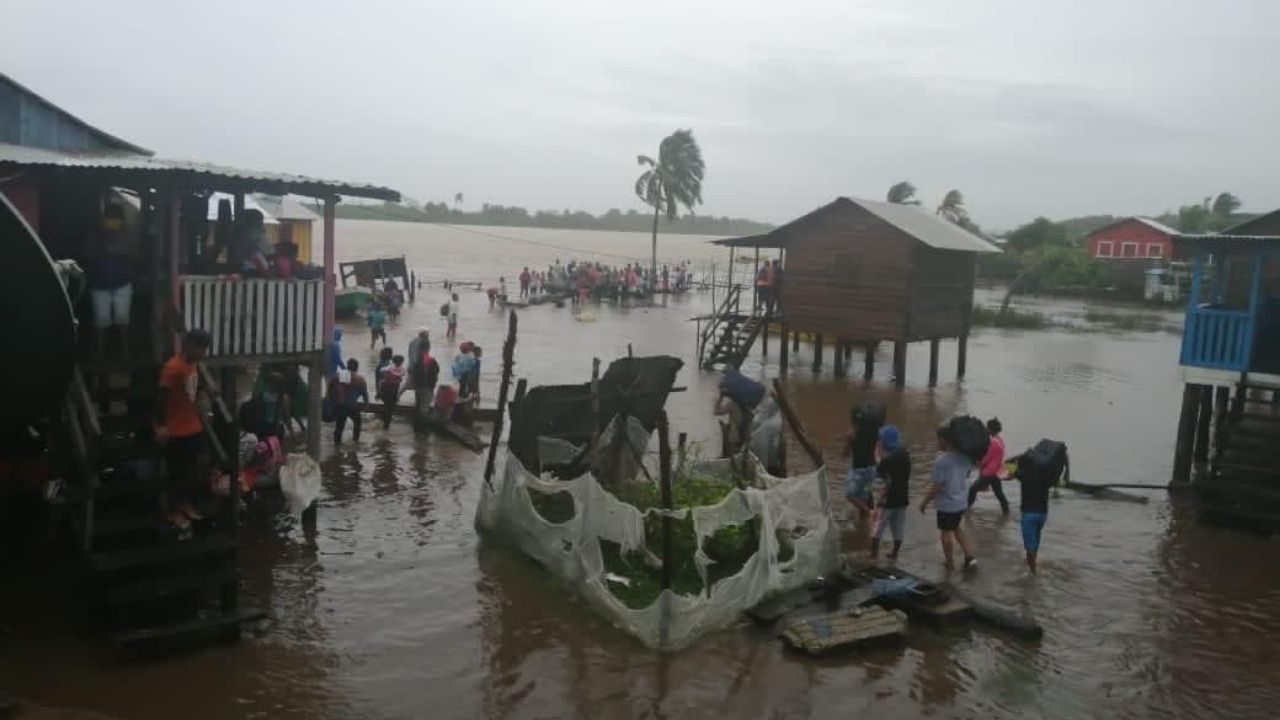 Iota ya cobra la primera víctima: un niño en La Mosquitia hondureña