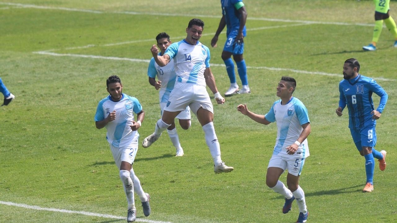 Guatemala derrota a Honduras con doblete de Darwin Lom