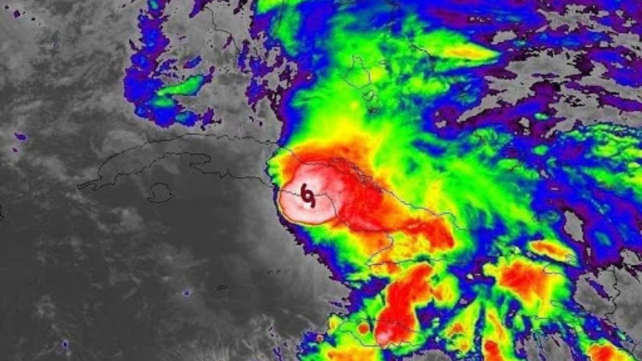 Tormenta tropical Eta a punto de convertirse de nuevo en huracán al llegar a Florida, Estados Unidos