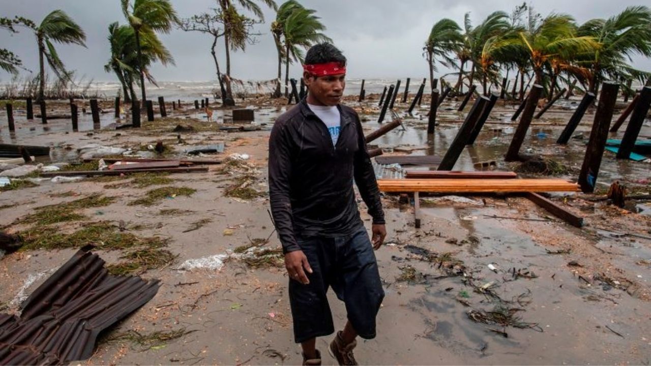 'Fue como una película de terror, parecía una guerra', relatan nicaragüenses tras el paso devastador del huracán Iota