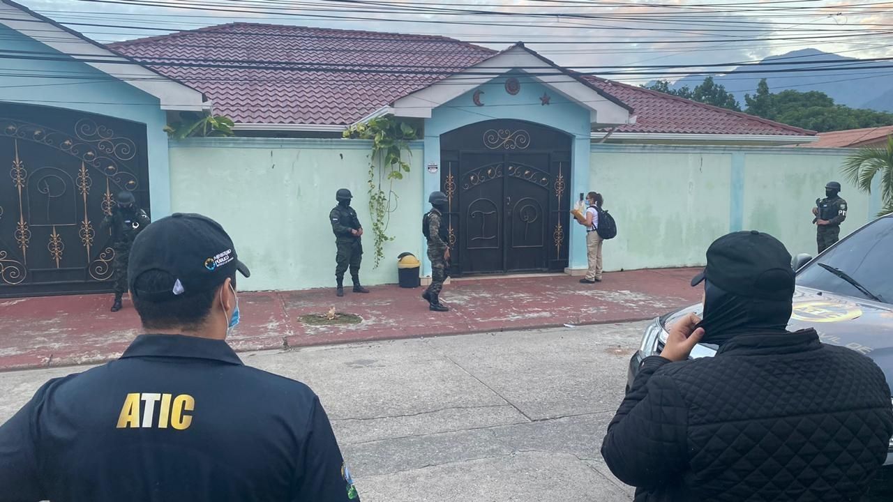 Aseguran más de 300 bienes muebles e inmuebles a socio del clan Barralaga