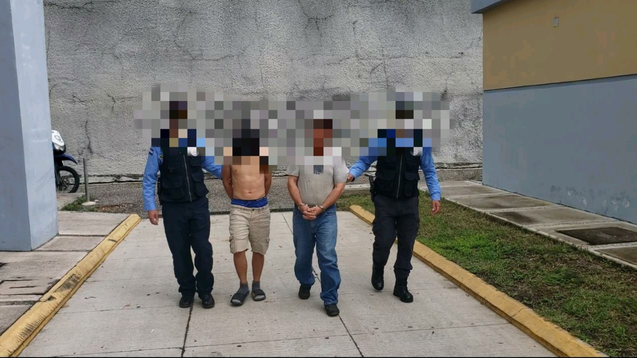 Capturan a padre e hijo por supuestamente abusar sexualmente de un menor de edad en Honduras