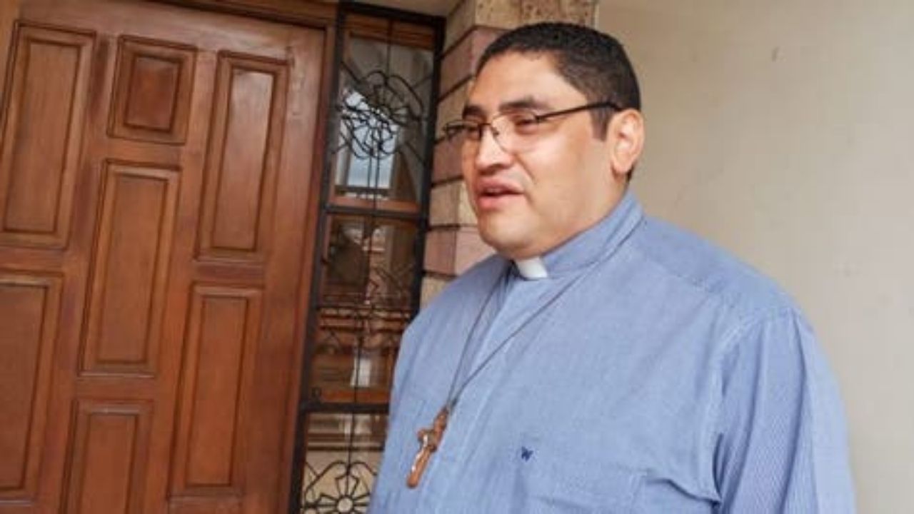 De 'acciones maquilladas' tilda el  padre hondureño Carlos Rubio la creación de la Secretaría de Transparencia