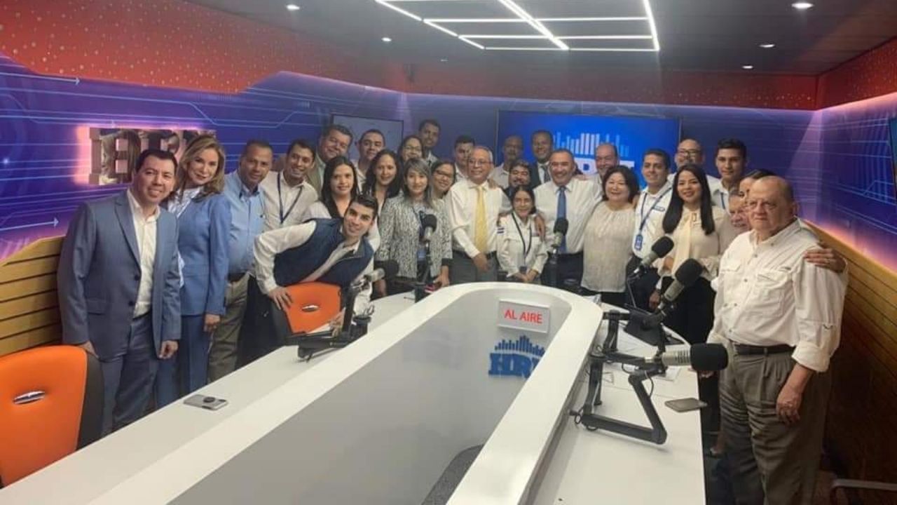 87 años de HRN: los reporteros, corresponsales, técnicos y personal de apoyo, el alma de la radio