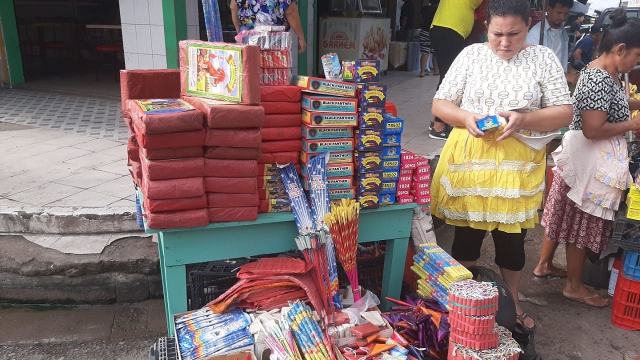 Inicia en Honduras la venta de pólvora previo a Navidad, ¿está permitida su comercialización?