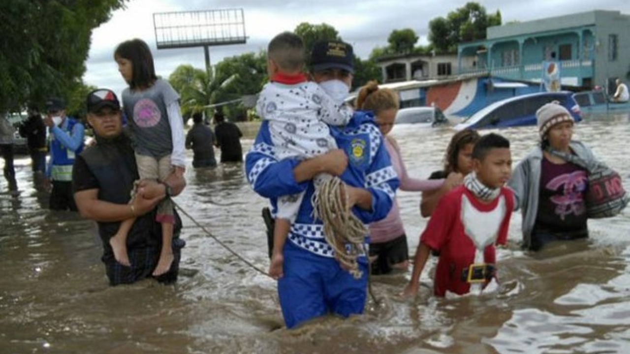 Hispanos en Estados Unidos se unen para enviar ayuda para afectados por Eta e Iota en Honduras, ¡pronto llega el primer contenedor!