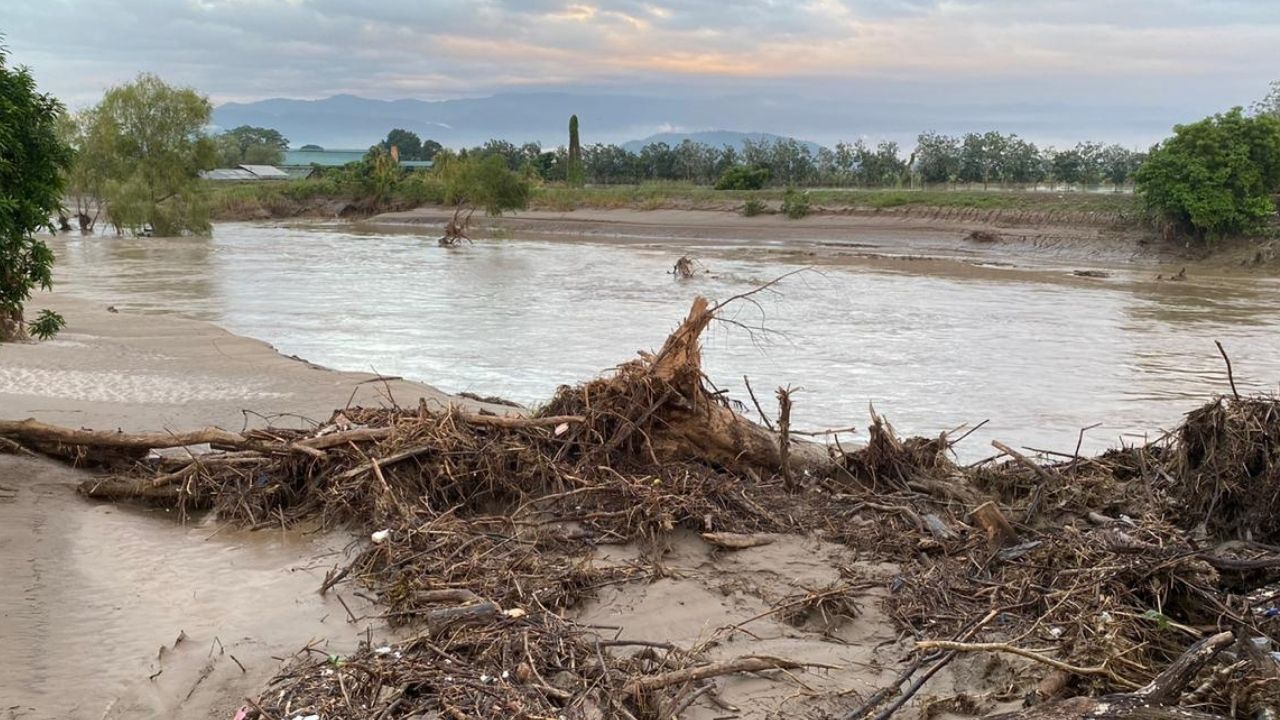 Vídeos que muestran la baja considerable en caudal del río Chamelecón, al norte de Honduras