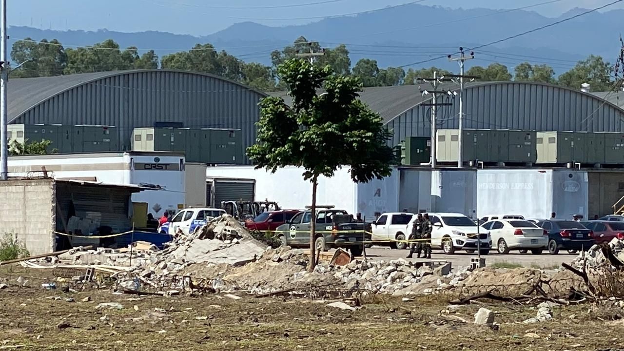 Albañil hondureño muere soterrado tras caerle un muro en la Rivera Hernández de San Pedro Sula