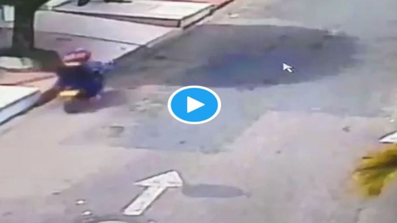 Captan el momento exacto en que roba niños arrebatan a bebé de los brazos de su mamá