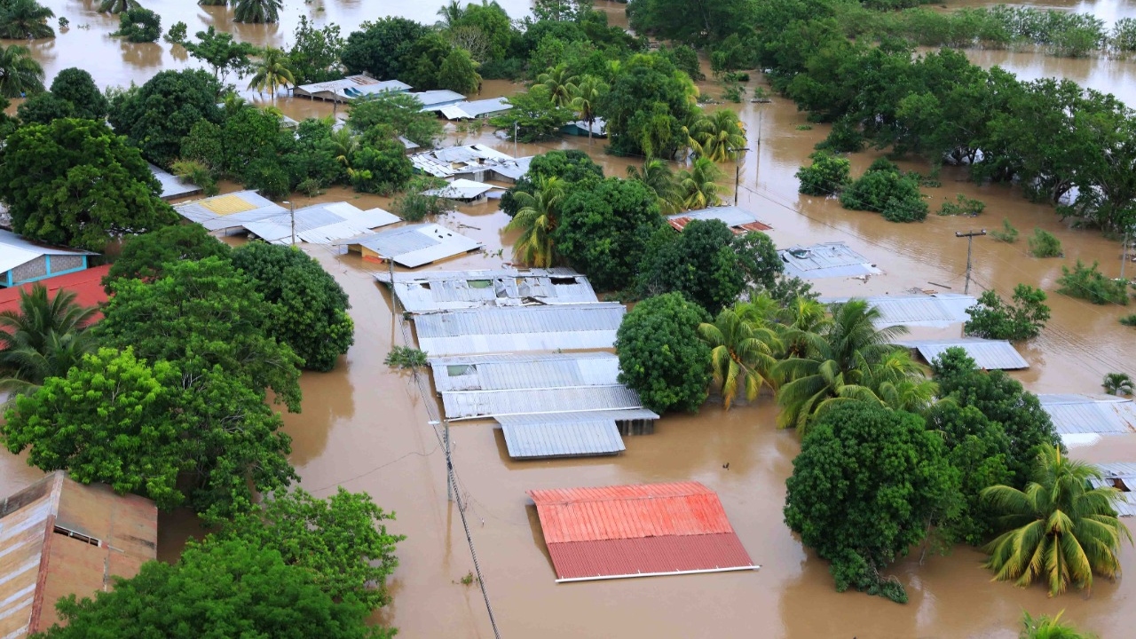 Hondureño murió al regresar a salvar a sus gallinas de las inundaciones, tras paso de Eta e Iota