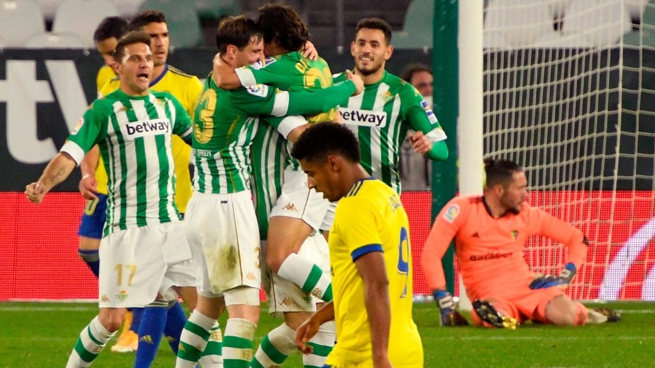El Choco Lozano jugó 38 minutos en la derrota del Cádiz ante el Betis
