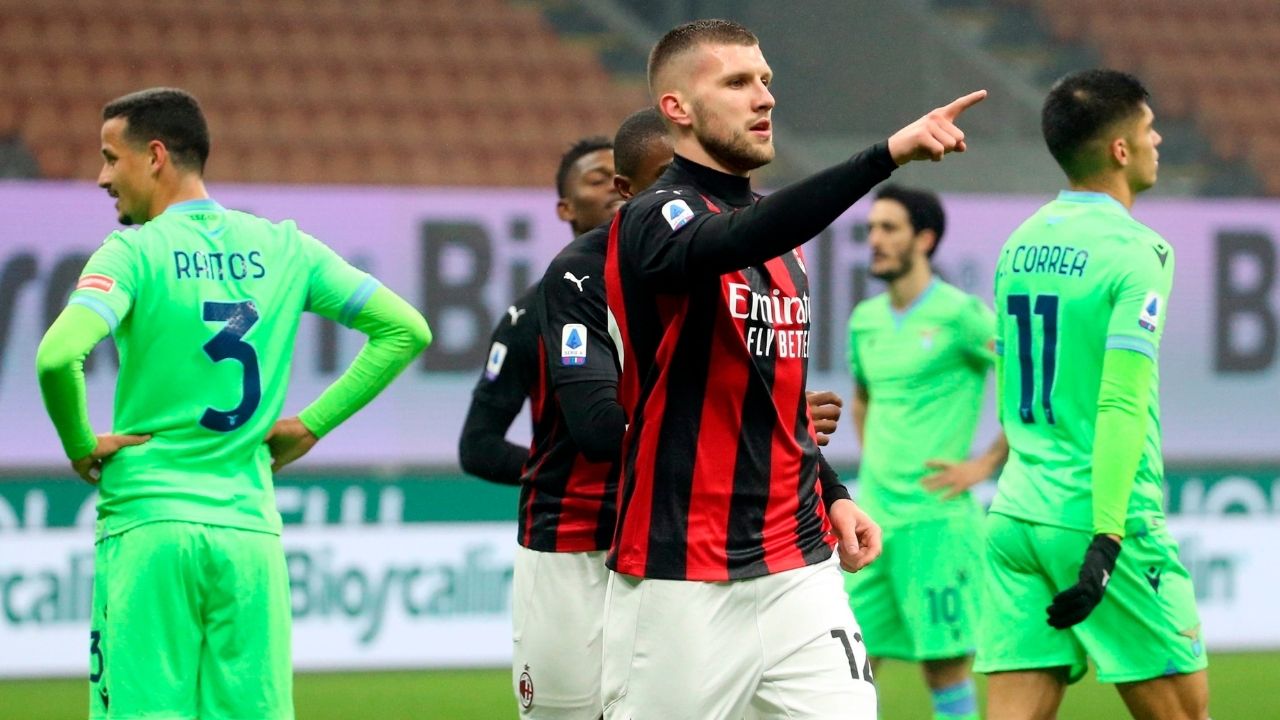 El Milan mantiene el invicto y el liderato sufriendo ante Lazio