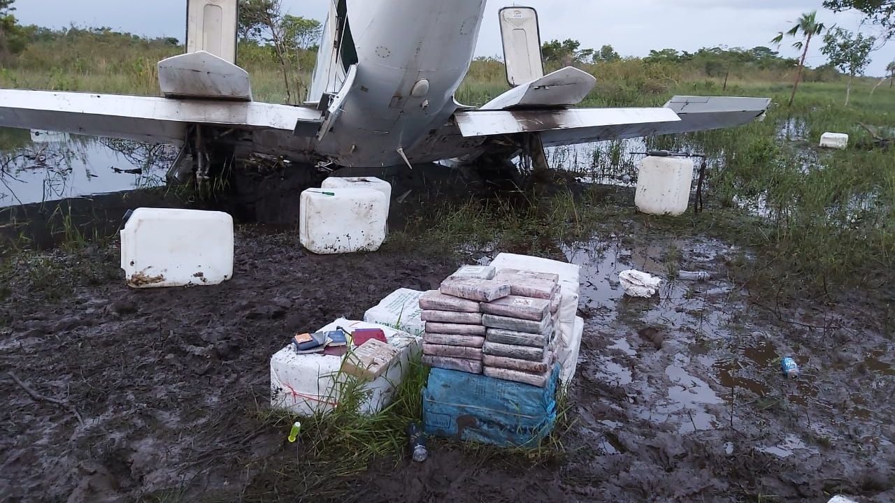 Interceptan narcoavioneta con el rótulo 'ayuda humanitaria' en La Mosquitia hondureña