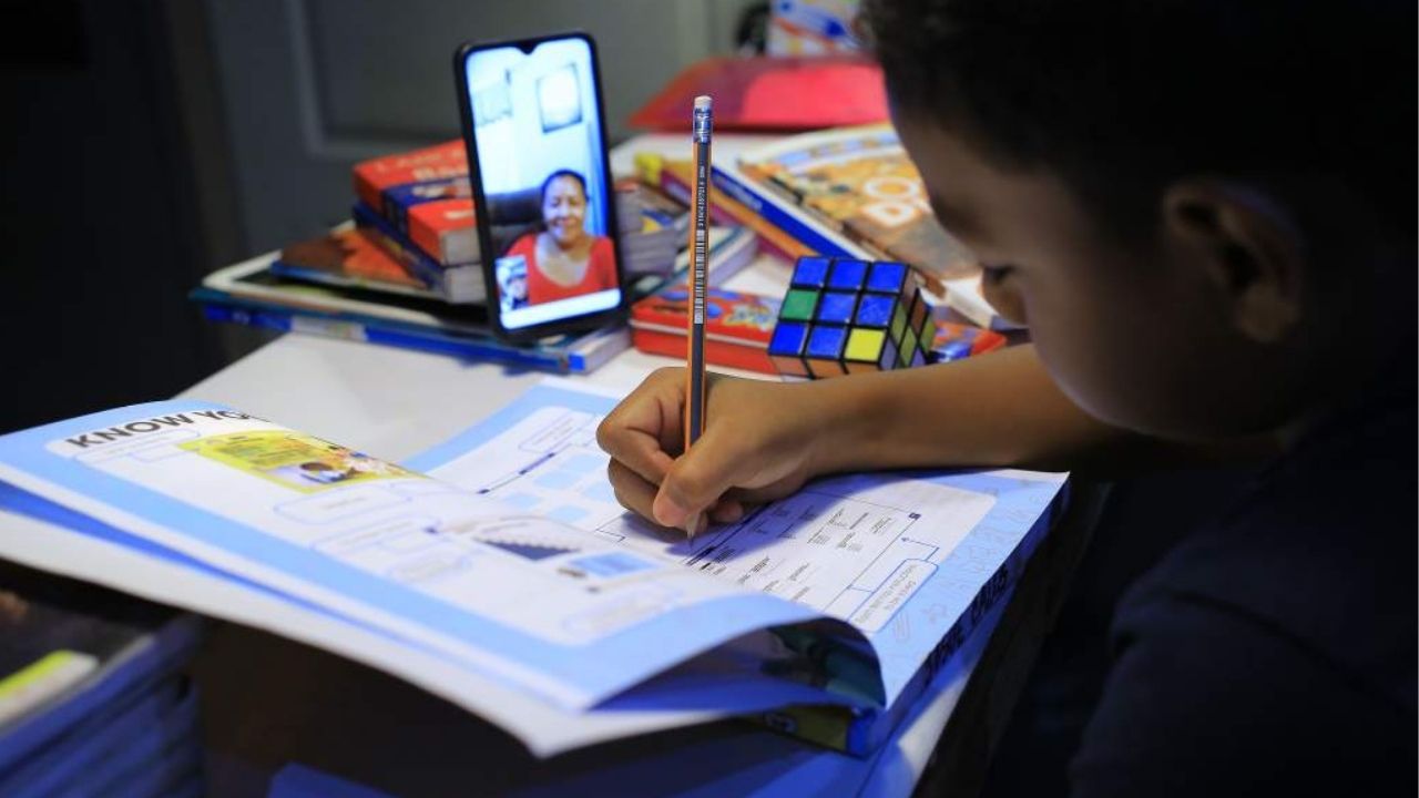Honduras: Habilitan campamentos de aprendizaje para unos 125 mil estudiantes que tuvieron problemas para estudiar de forma virtual