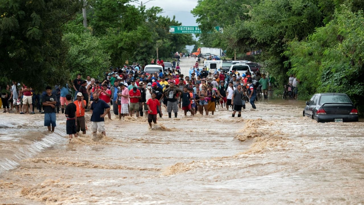 La crisis por covid, Eta y Iota repercute en el ambiente navideño en Honduras