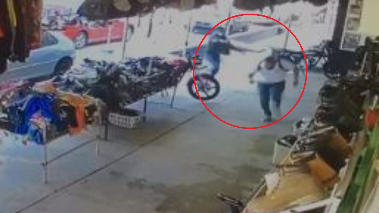 Imágenes fuertes: Ladrón dispara a hombre para robarle una mochila en Tegucigalpa