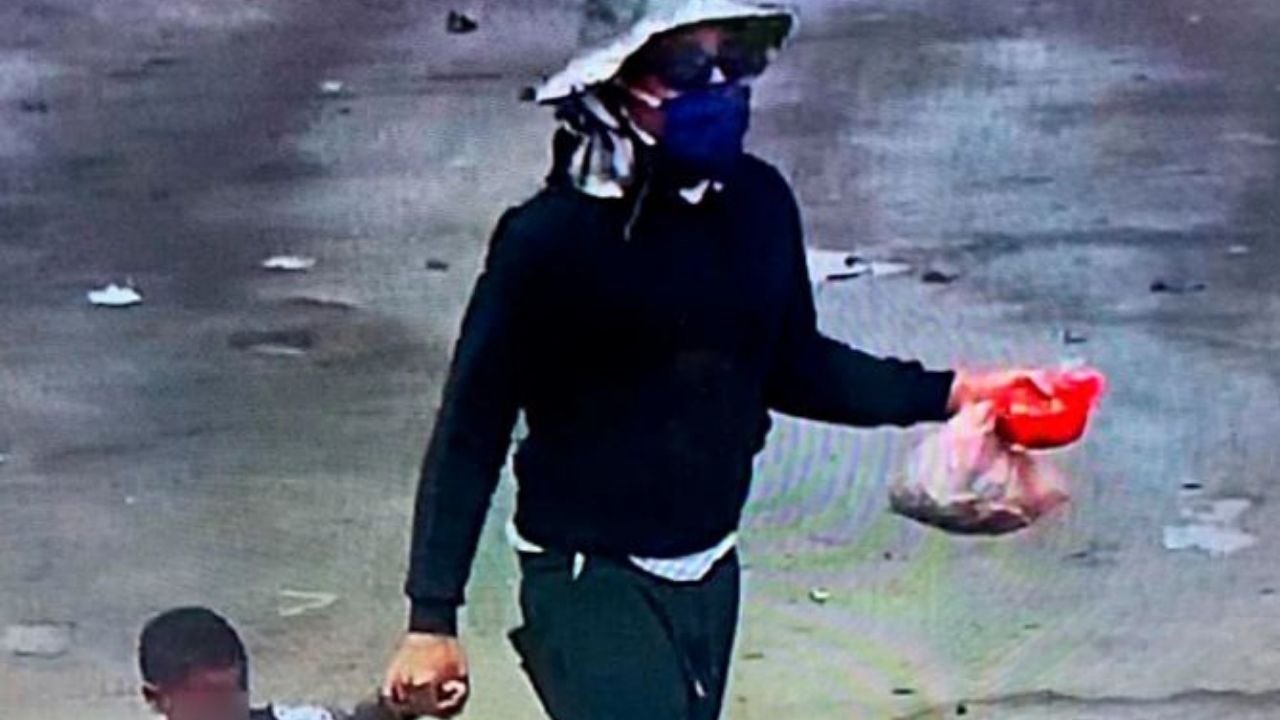 Por negarse a prostituirse le roban a su hijo de 2 años y lo abandonan en una tienda con una nota en Estados Unidos
