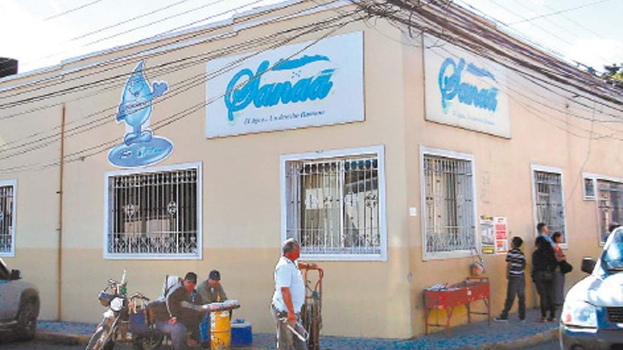 Masivos recortes de personal se han ejecutado en el SANAA