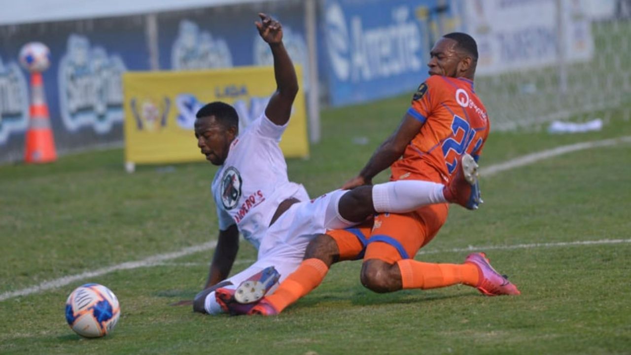 PALMAda del Vida a los Lobos en el Nacional y el Rojo pone un pie en semifinales