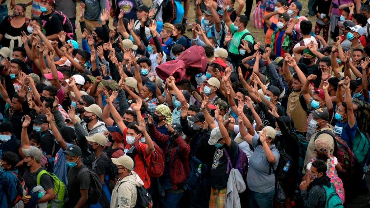 Paso de la caravana de migrantes hondureños genera presión en el sector empresarial guatemalteco