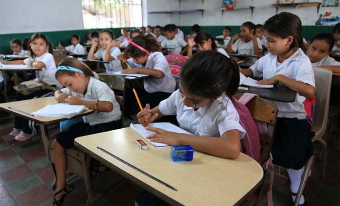 ‘No estamos listos para una educación virtual; el modelo más adecuado es el semipresencial’, Roosevelt Hernández