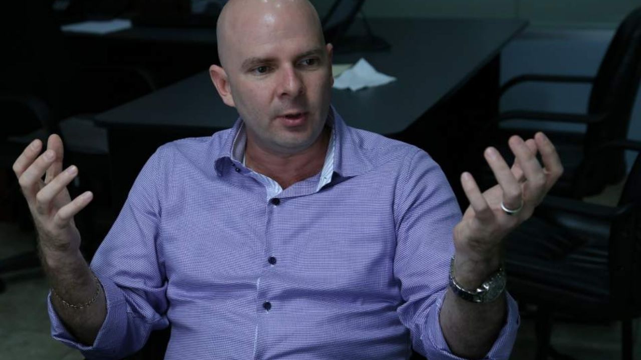Pedro Barquero: 'no hay fuerzas oscuras detrás de la caravana, la corrupción del gobierno es la causa'