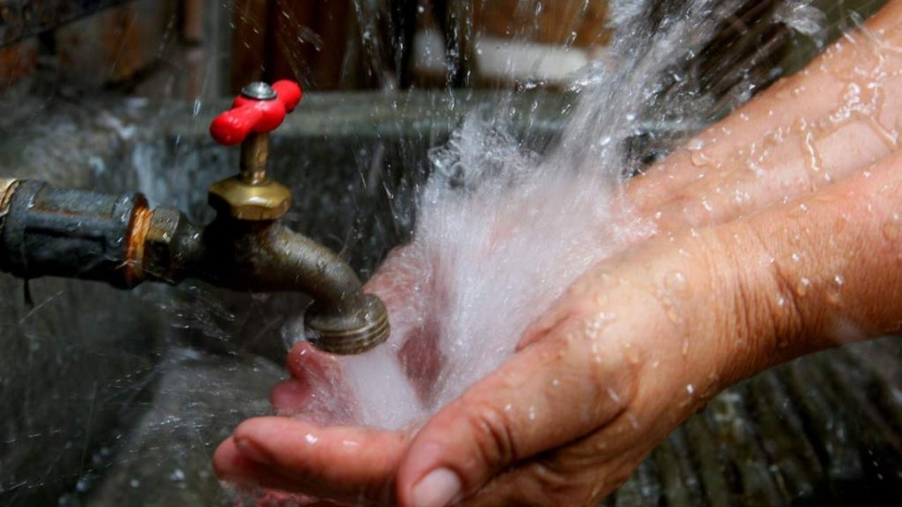 No habrá racionamiento de agua potable en la capital hondureña en verano, asegura el SANAA