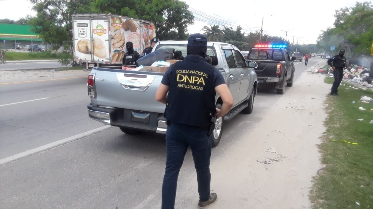 Decomisan vehículo y encuentran más de L. 200 mil y 184 dólares en su interior