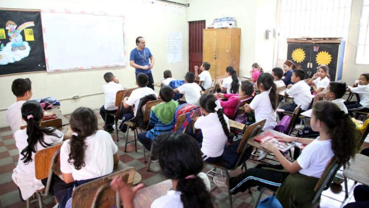Docentes hondureños aseguran que no volverán a clases presenciales