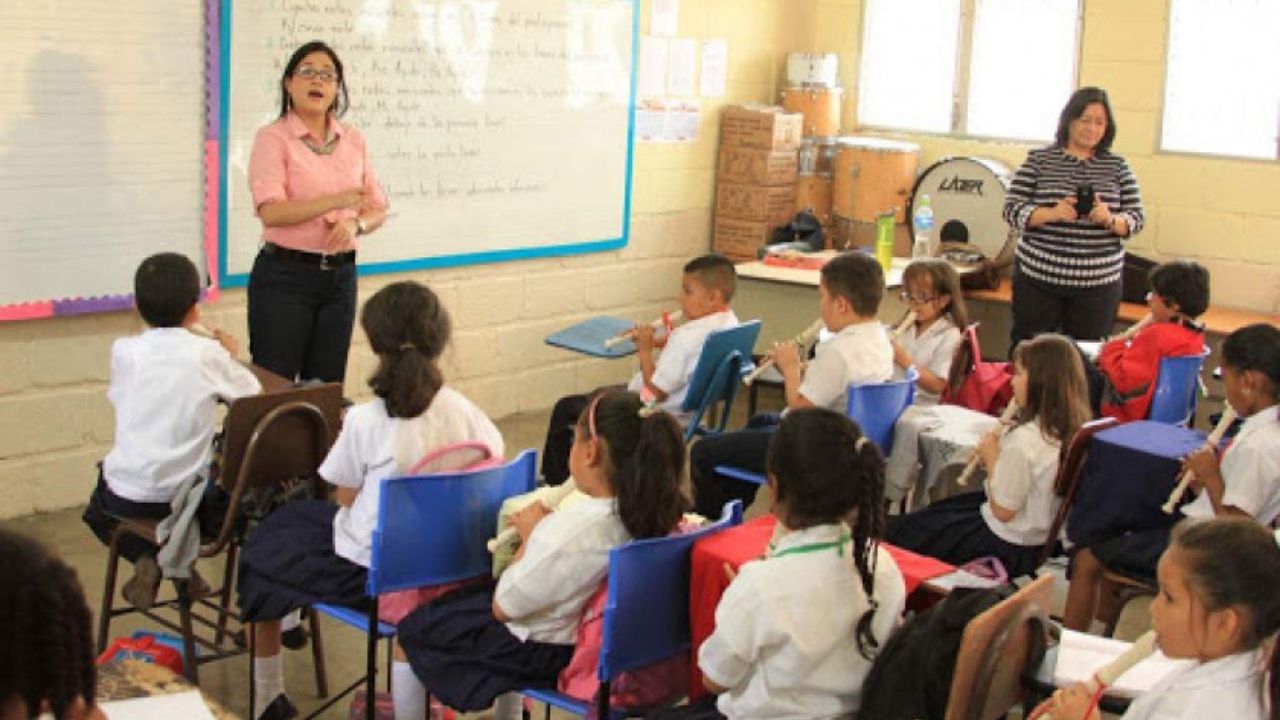 ‘No estamos listos para una educación virtual; el modelo más adecuado es el semipresencial’, Roosevelt Hernández