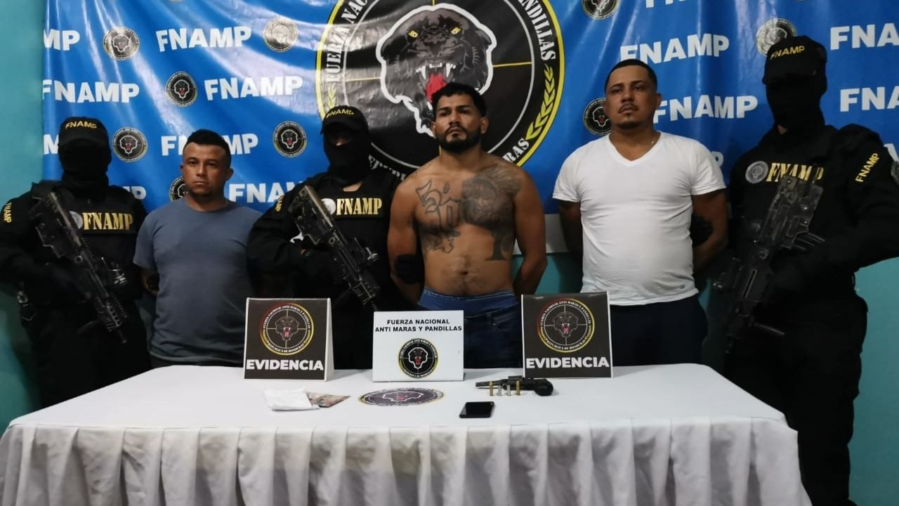Capturan a tres supuestos integrantes de 'Los Cholos', banda delictiva que atemoriza a La Ceiba