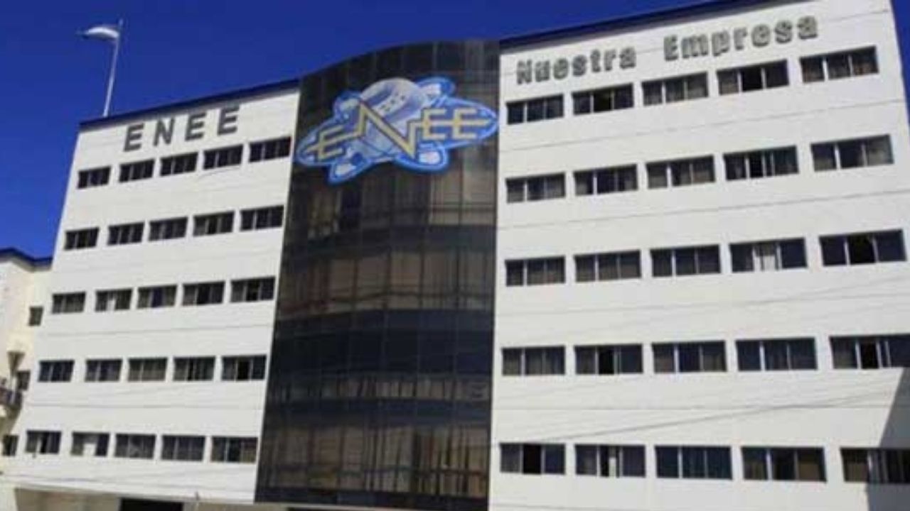 Interventores de la ENEE reciben L 50 mil de aumento de salario, denuncia Miguel Aguilar