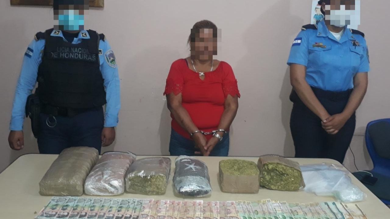 Hondureña fue capturada con droga; 'un amigo que se fue para Estados Unidos me la regaló y yo la agarré inocentemente'