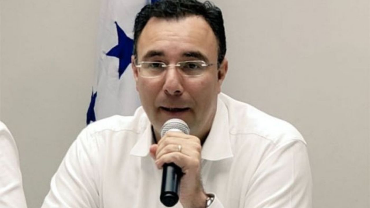 Luis Zelaya: Ley de Política Limpia fue reformada para favorecer a un aspirante del Partido Liberal