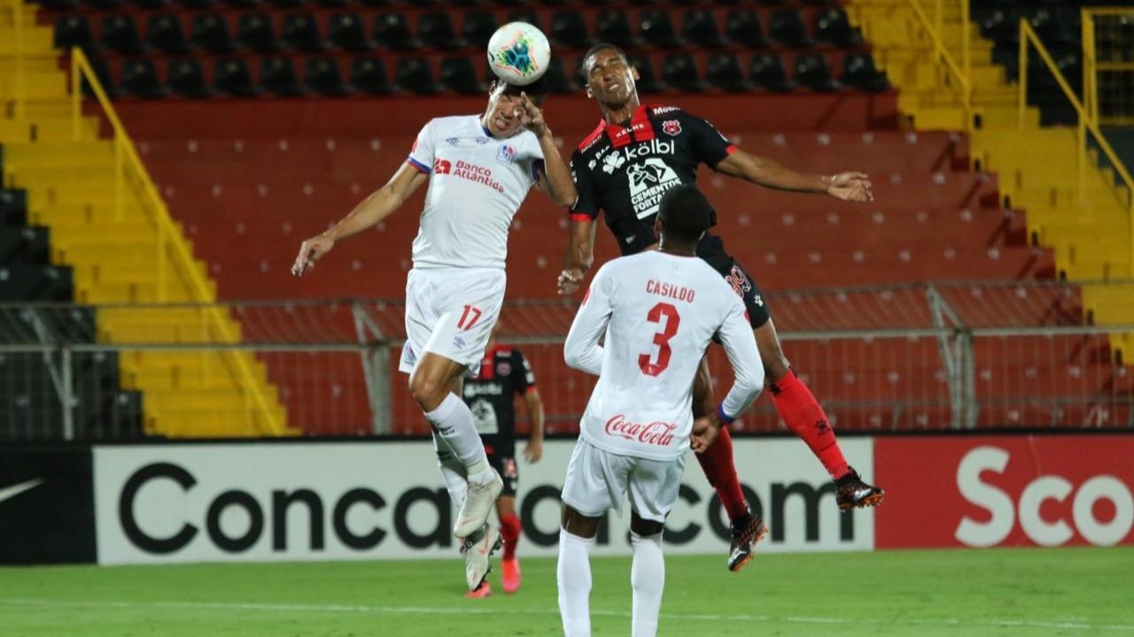 Alajuelense avanza a la final de la Liga Concacaf tras vencer al Olimpia