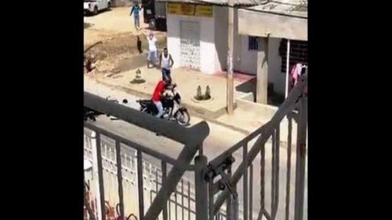 Video capta a pobladores de Barranquilla propinándole golpiza a presunto ladrón