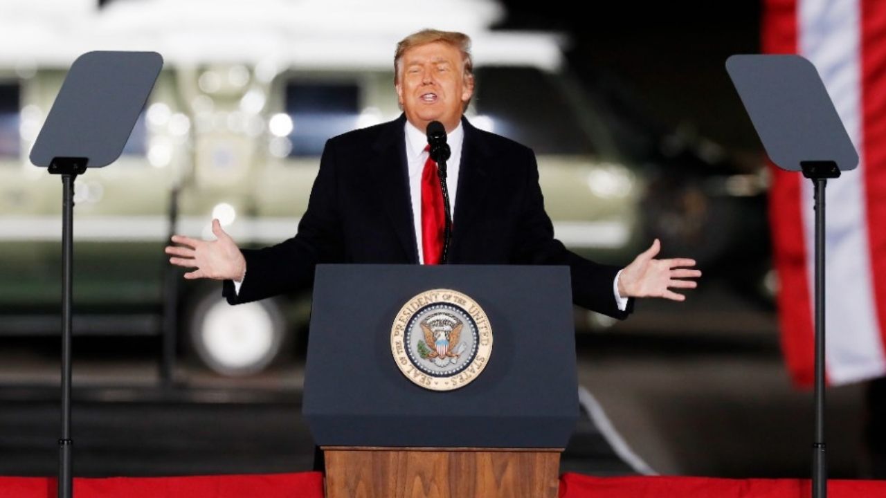 Trump rehúsa ir a investidura de Biden y los demócratas quieren echarlo antes