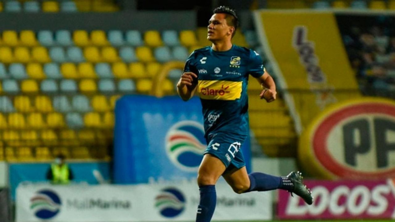 Denil Maldonado lleva dos meses en la banca del Everton tras no estar en los planes del técnico Roberto Sensini