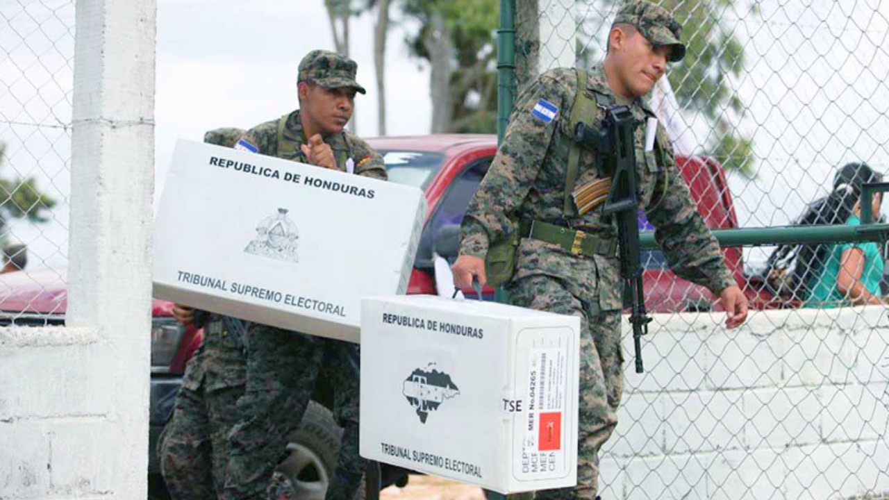 A partir de hoy las FFAA pasan a disposición del CNE para hacer traslado y custodia del material electoral