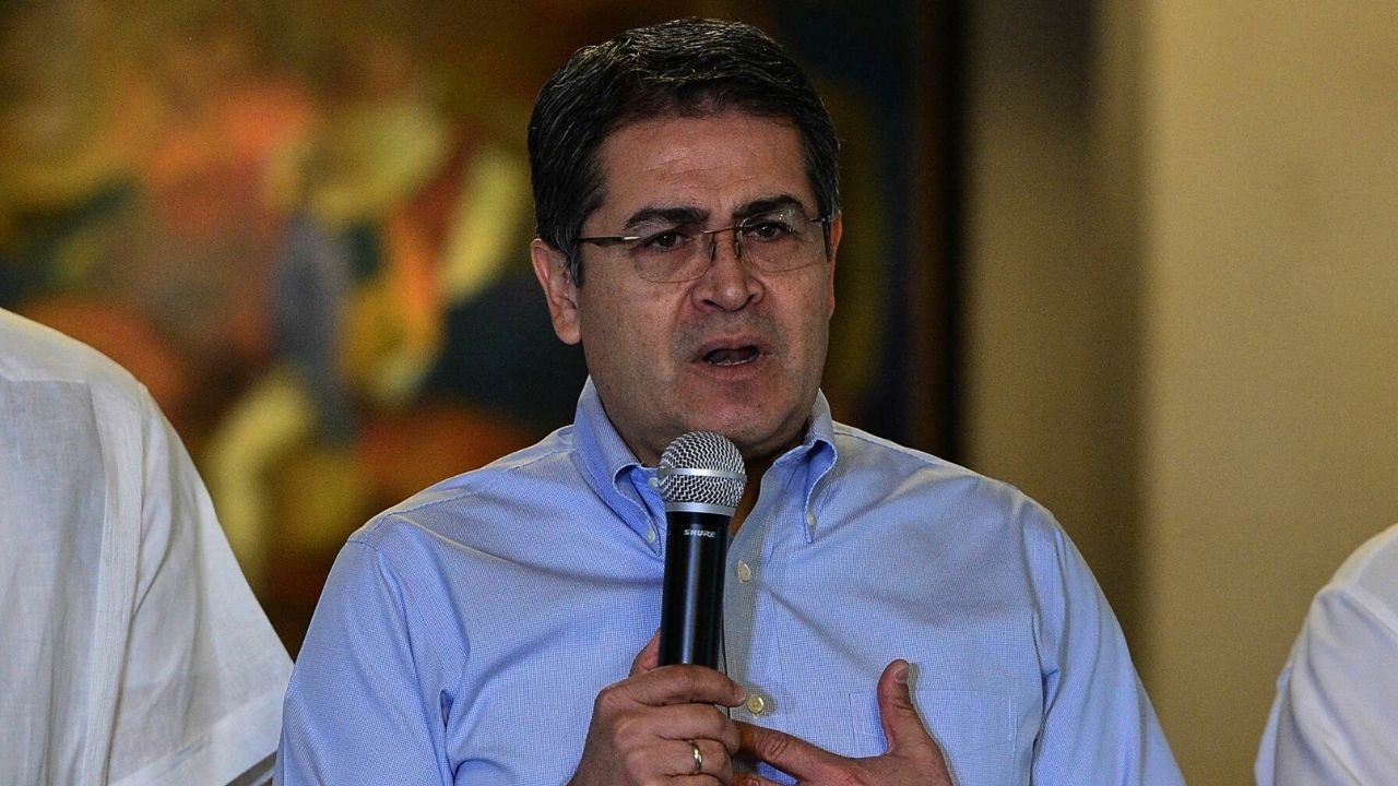 Piden cancelar visa y congelar activos al presidente Juan Orlando Hernández por supuesto vínculo con el narcotráfico