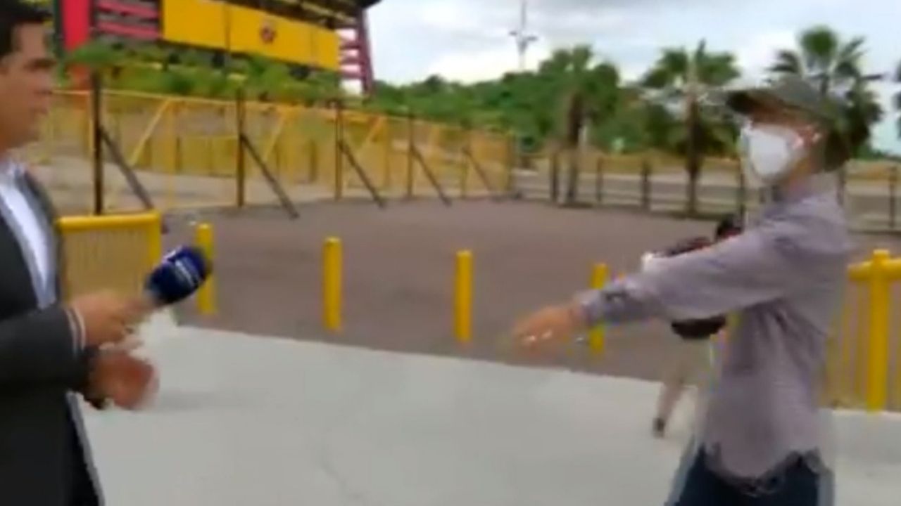 Periodista sufrió un asalto en plena transmisión y todo quedó en vídeo