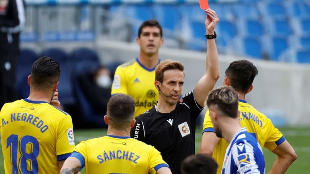 El Cádiz del Choco Lozano se estrella en Anoeta contra la Real Sociedad