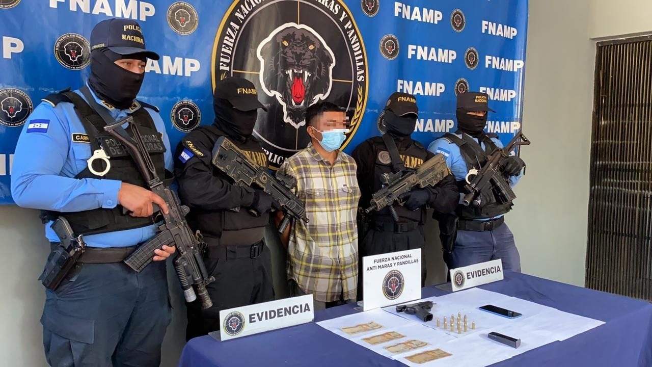 Capturan a supuesto pandillero que intimidaba a sus víctimas con notas extorsivas, llamadas y mensajes de texto