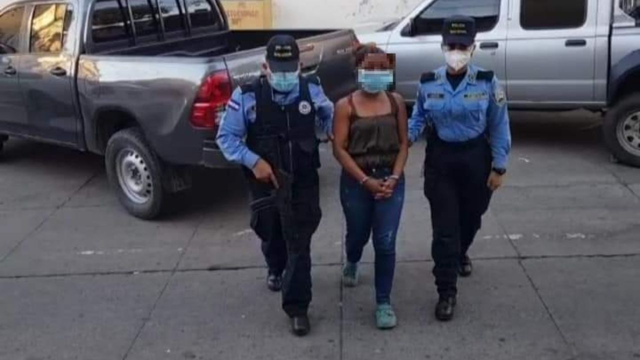 Capturan a hondureña por supuestamente matar a cuchillazos a su pareja sentimental