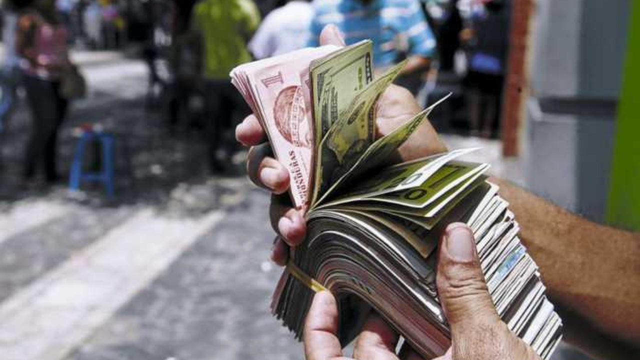 Economistas vaticinan que la revaluación del lempira seguirá en 2021