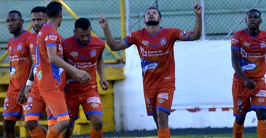 Lobos sorprende a Olimpia y le gana en el Nacional