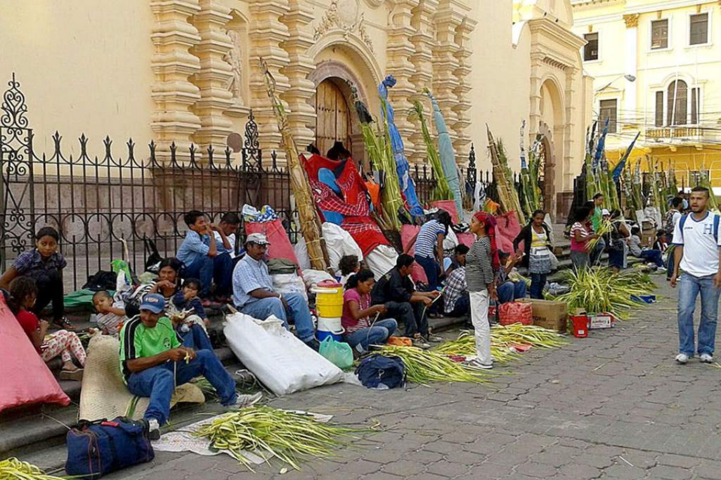 Covid-19 reduce ventas de palmas para Domingo de Ramos en Honduras