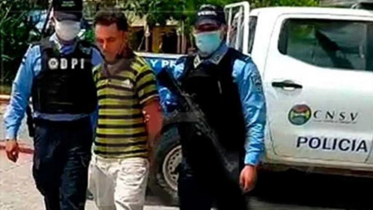 Hondureño quema con agua hirviendo a su propia esposa
